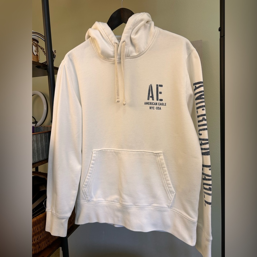 American Eagle Outfitters Men’s Hoodie Size Medium Color White